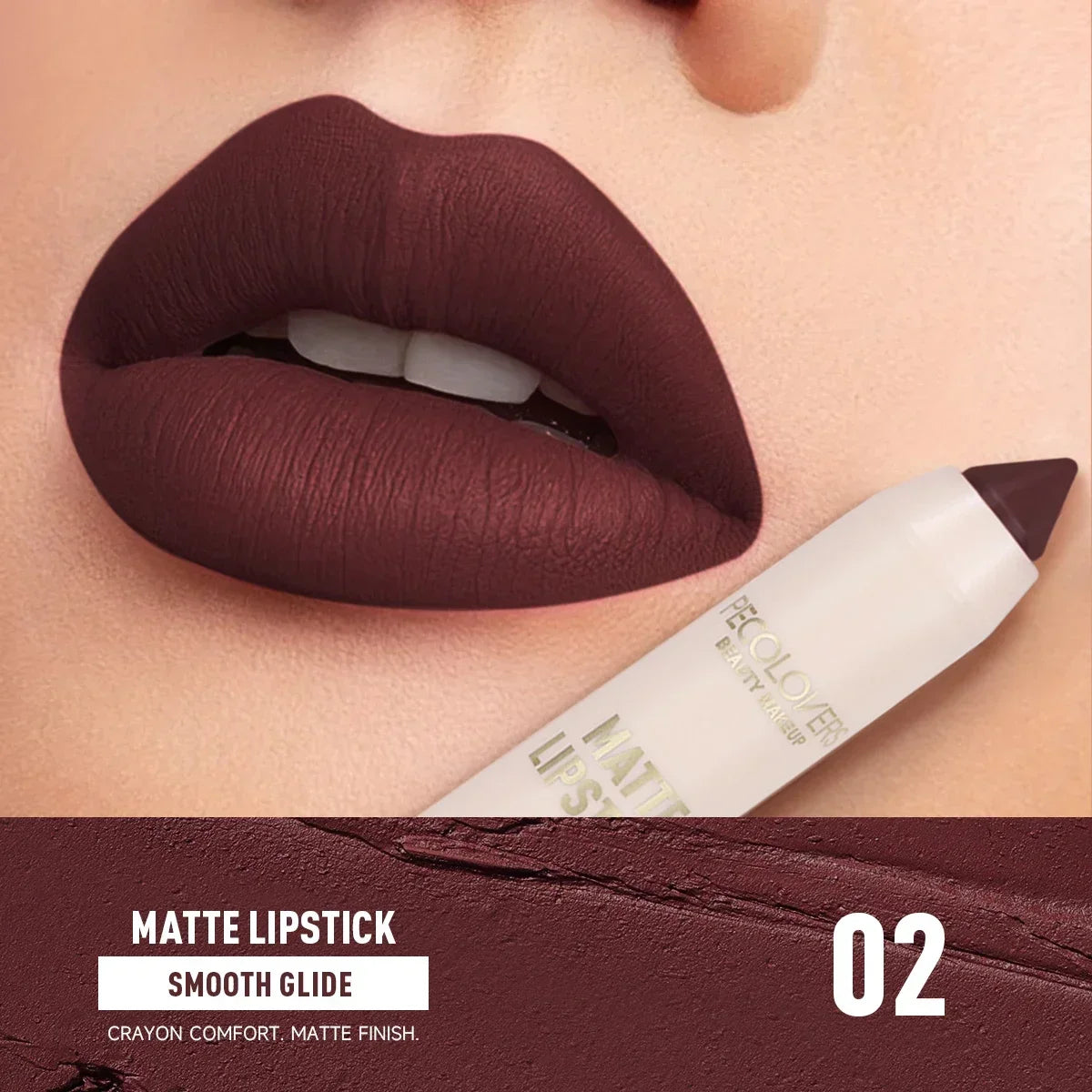 Lapiz labial mate resistente al agua.