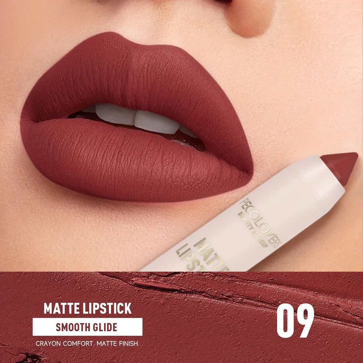Lapiz labial mate resistente al agua.