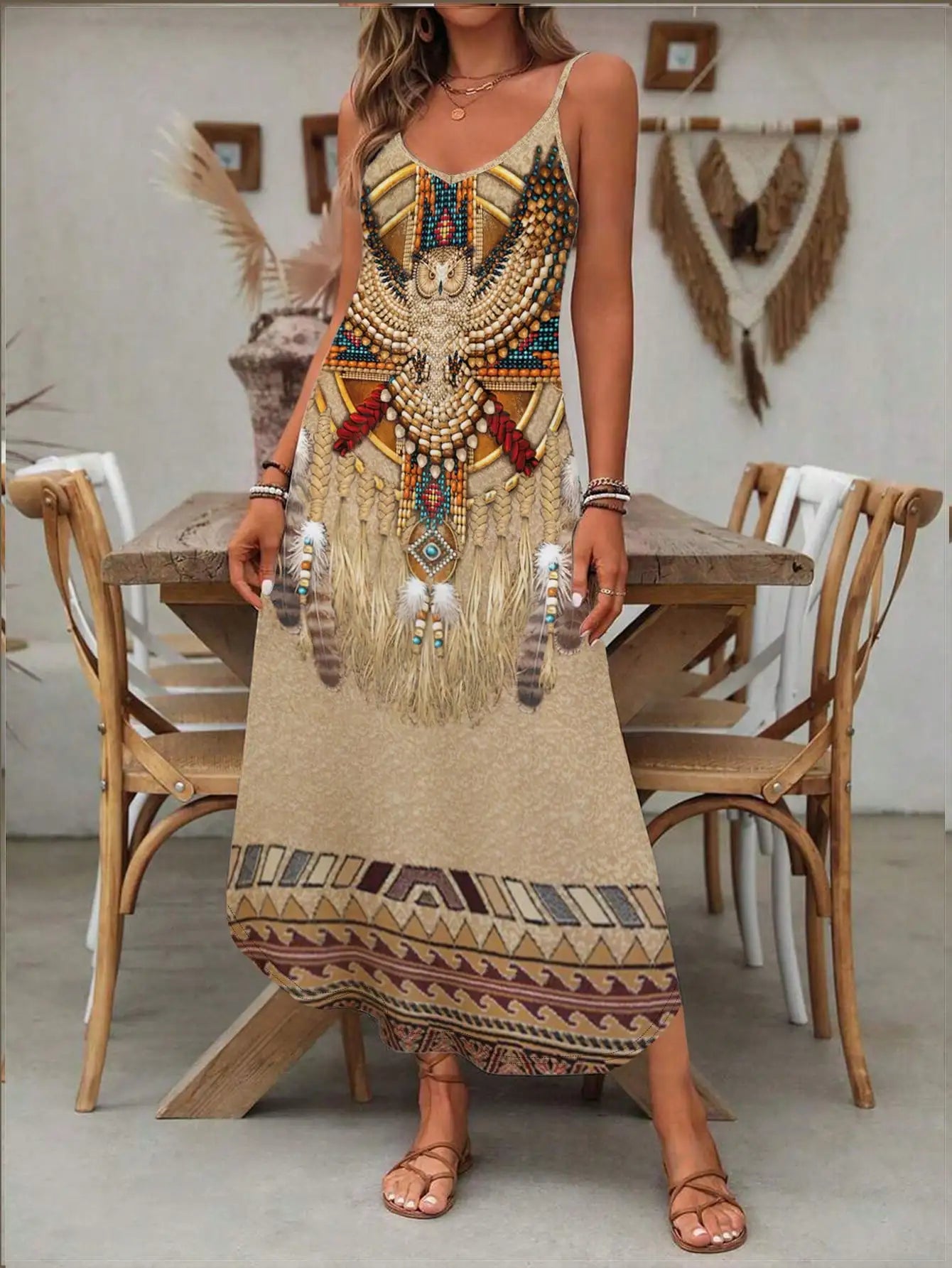 Vestido con estampado étnico occidental.