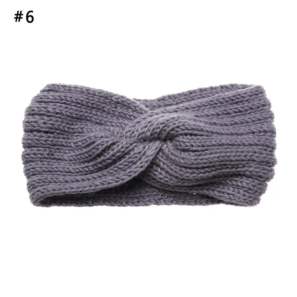 Vincha cruzada tejida.