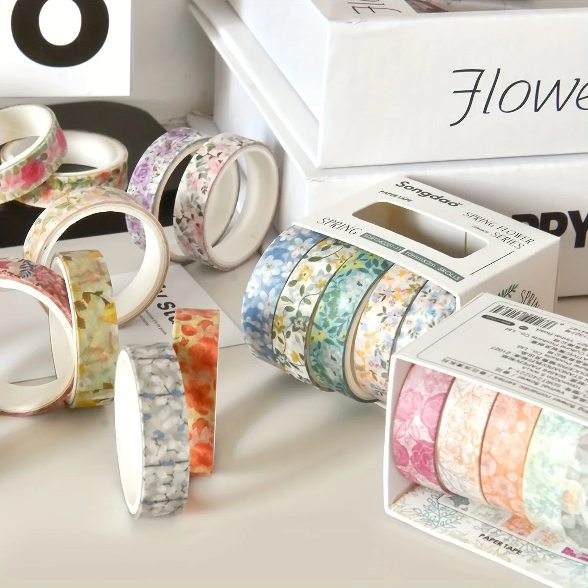 5 rollos de cinta manual de flores románticas en caja.