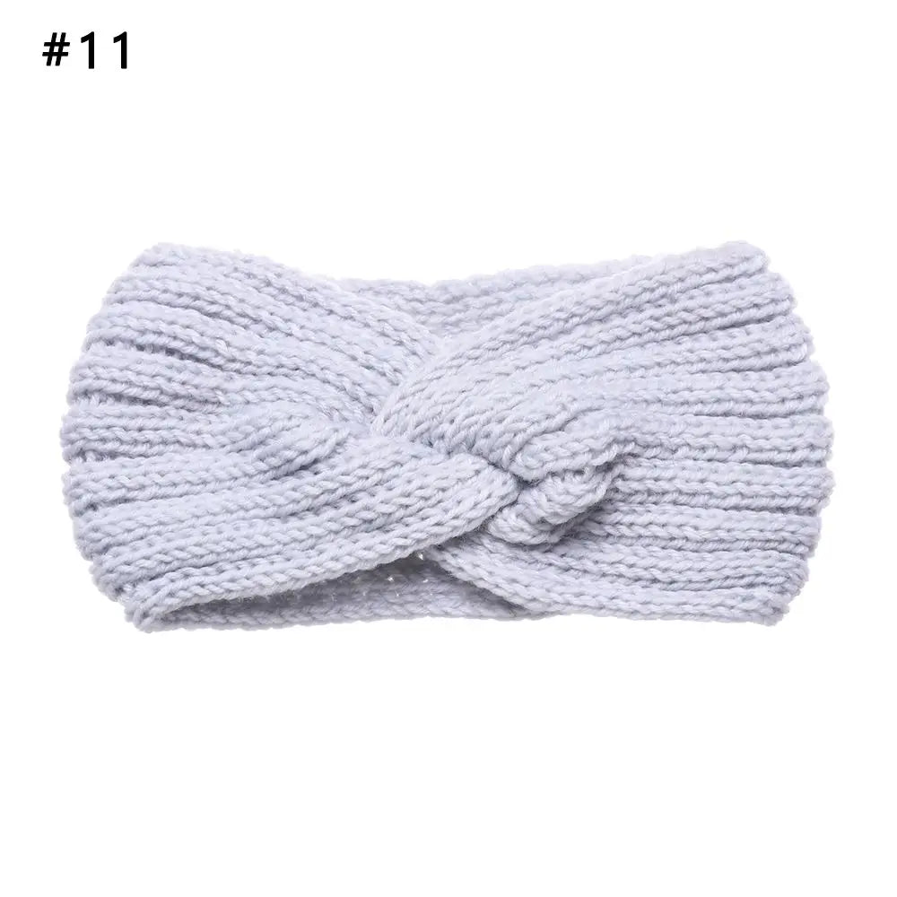 Vincha cruzada tejida.