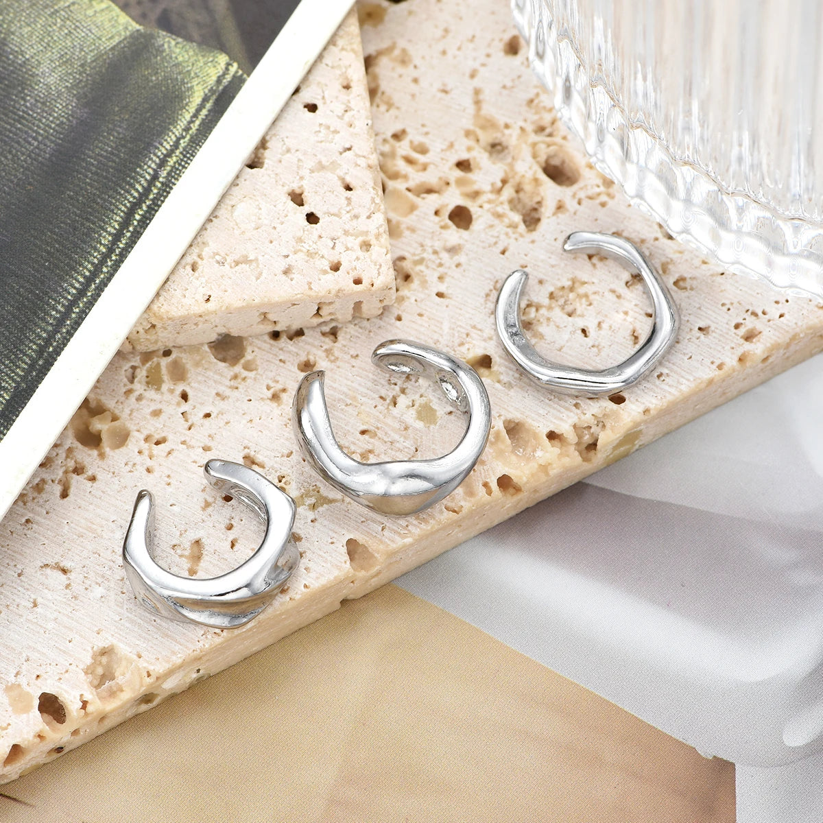 Aros en set x3 Irregular color plata.